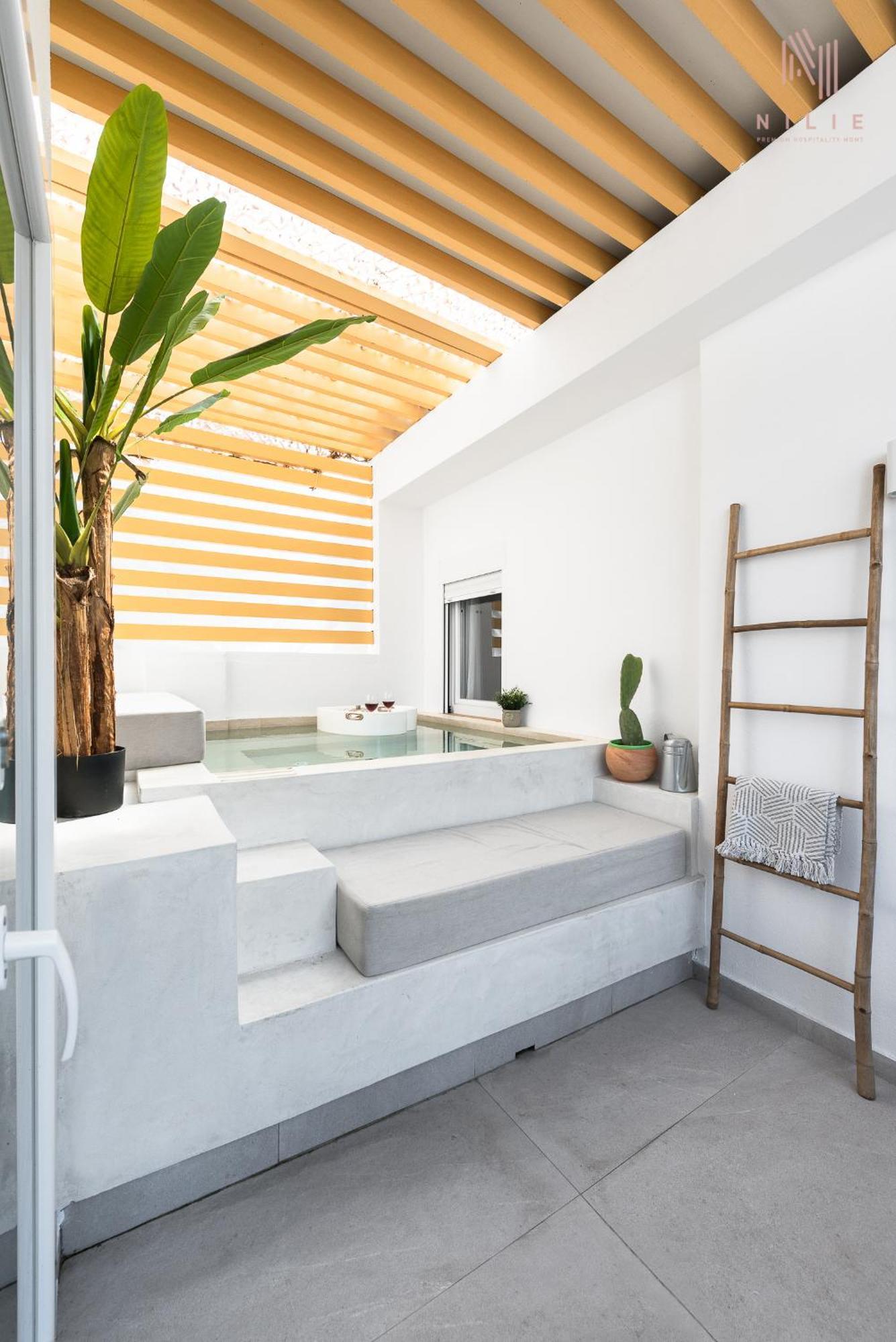 Appartamento Skyhigh, Nilie Hospitality Mgmt Salonicco Esterno foto